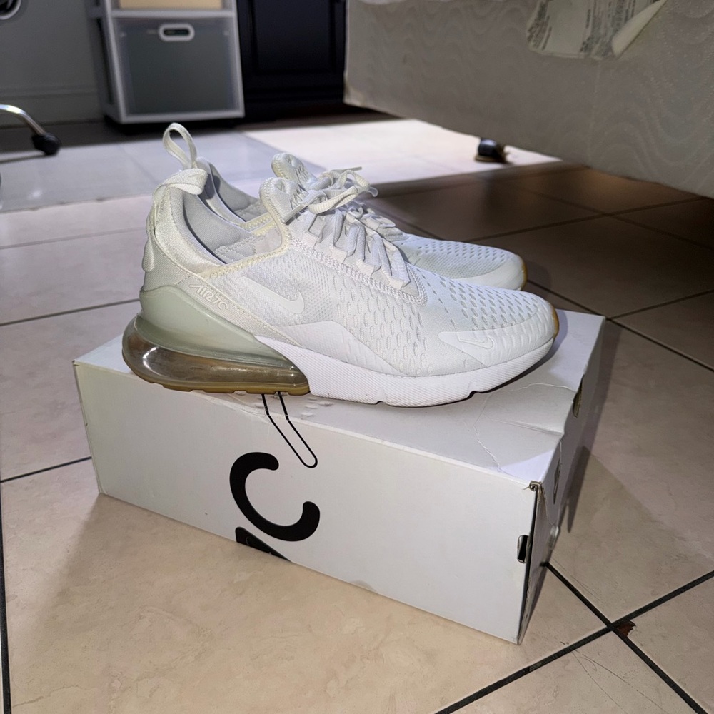 Nike Men’s White and Gum Air Max Shoes - Picture 2 of 3